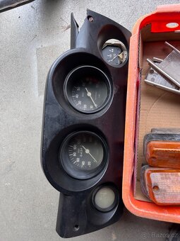 Fiat 128 SC nové tlumiče, díly