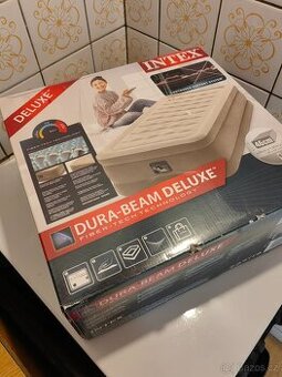 Nafukovací postel s vestavěnou elektrickou pumpou