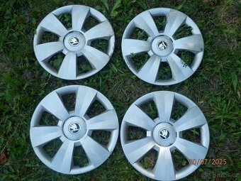 4xOriginál poklice kol na ŠKODA ROOMSTER 15tky.