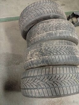 Zimní pneu 235/50R18  101v