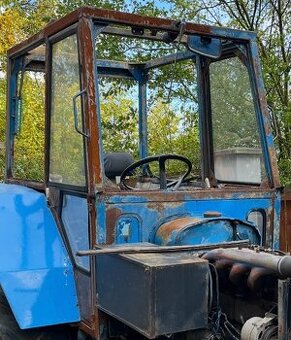 Úzká kabina Zetor