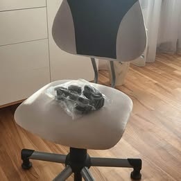 Dětská židle k psacímu stolu