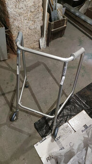 Chodítko pro seniora