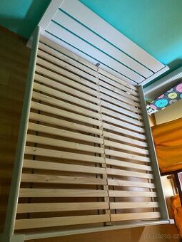 bílá manželská postel masiv NELA NR 180 x 200