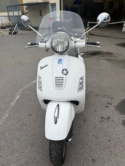 Vespa GTS 300