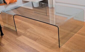 Designový skleněný konferenční stůl