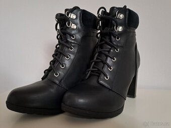 Šněrovací kotníková obuv Body Flirt s vysokým podpatkem