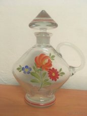 Starožitná skleněná malovaná karafa - lidové vzory