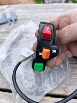 vypínač univerzální - světla blinkry klakson