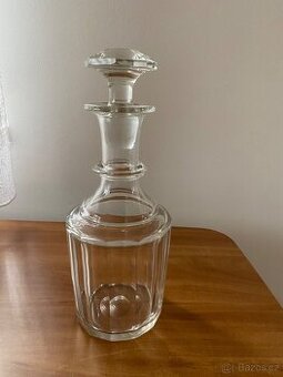 Stará velká karafa