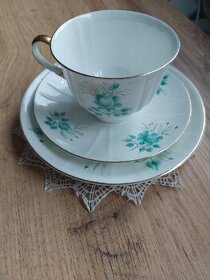 Samostatný , starožitný hrneček