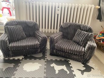 Dvě dětská křesílka - 1