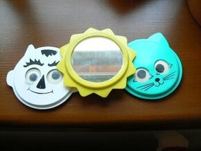 KOUPÍM - stará retro malá dětská zrcátka - do sbírky