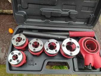 Řezačka závitů sada