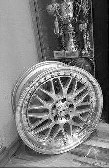 Rial Daytona Race 8,5x18” et30 5x112 - pouze 1ks