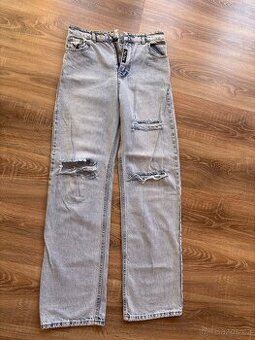 Světle šedé ripped džíny