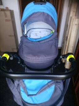 Detsky kocarek dvoukombinace + vajicko Chicco sede