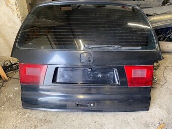 Páté dveře Seat Alhambra r.v2004 v černé barvě