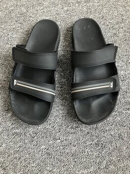 Pantofle Quiksilver,vel.44,nošené,pěkný stav