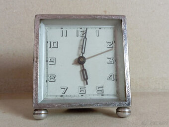 Starý budík z minulého století