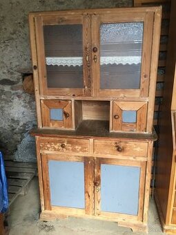 Kredenc - vitrína - skříň