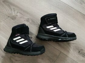 Zimní dětské boty Adidas Terrex Snow, vel. 30