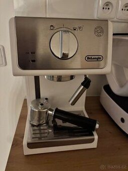 Kávovar DeLonghi Active Line ECP 33.21.W