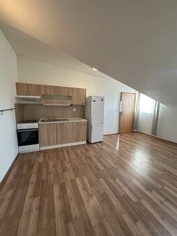 Pronájem ateliéru  3+kk - 63 m2, ul. Nováčkova - Brno .