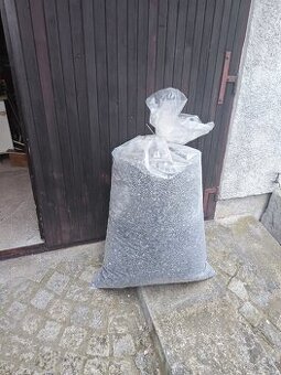 Sypaný polystyren
