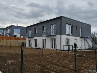 Vyměním nový mezonetový byt 3+KK se zahradou v Blovicích