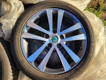 17" Letní Škoda CYGNUS Octavia II 2 RS Original Alu 225/45