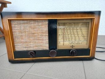 Radio NORA typ FW 69-H včetně nabývacích dokumentů RETRO - 1