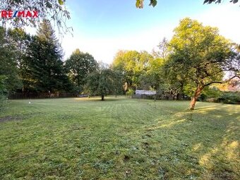 Prodej pozemku 1 621 m2 lukrativní obec v KV. - 1