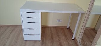 Stůl Ikea bílý plus šuplíky