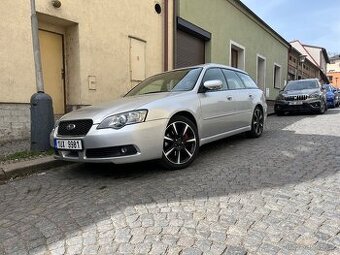 Subaru Legacy 3.0 Spec b manuál