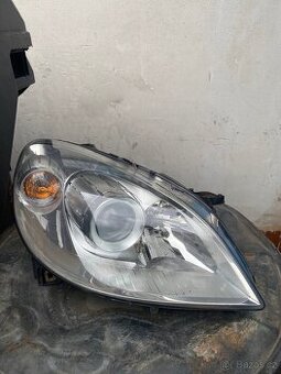 Přední světlo mercedes w245 B-class