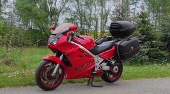 Honda VFR 750 F typ RC36