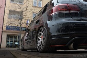 Alu kola RADI8 R8CM9 BLACK MASHINED