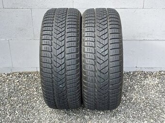 2ks zimní pneu Pirelli 225/40/19 vzorek  6,5mm