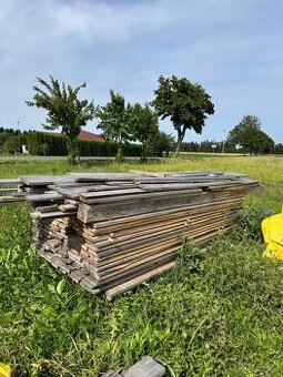 Smrkové prkna a trámy