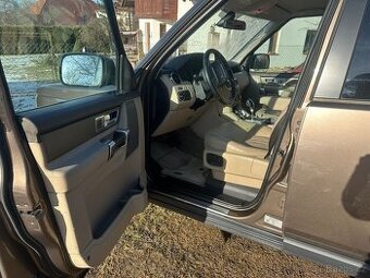 Land Rover Discovery 4