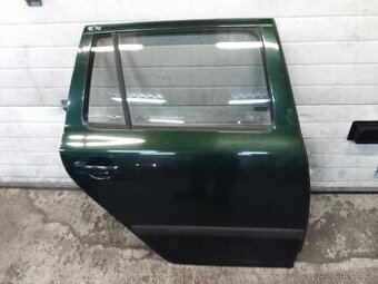 Škoda Octavia 2 pravé zadní dveře combi zelená 9570 metalíza