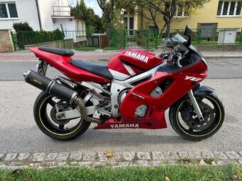 Yamaha R6