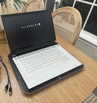 Prodám Dell Alienware m15 R3