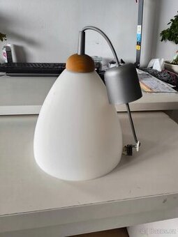 závěsná lampa nad stůl