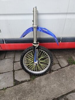 Předek Yamaha yz250f, 2002.