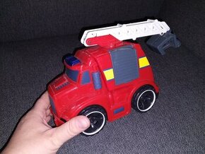 Dětská hračka hasičské auto co bliká a hraje