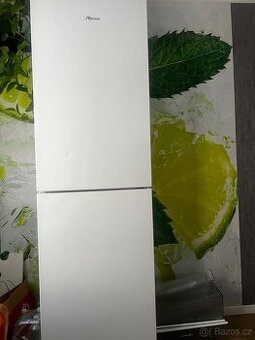 Lednice z velkím mrazakem