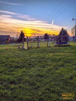 Prodej velkého stavebního pozemku u lesa.