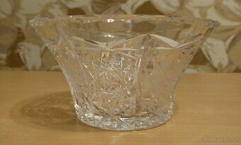 Broušené sklo – miska